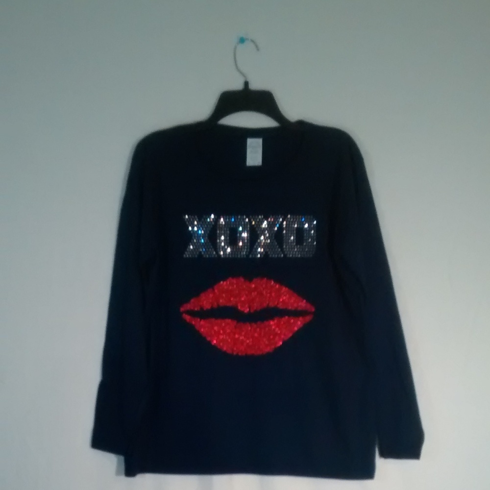 New XL, XOXO Lips Custom Made Long Sleeve Top